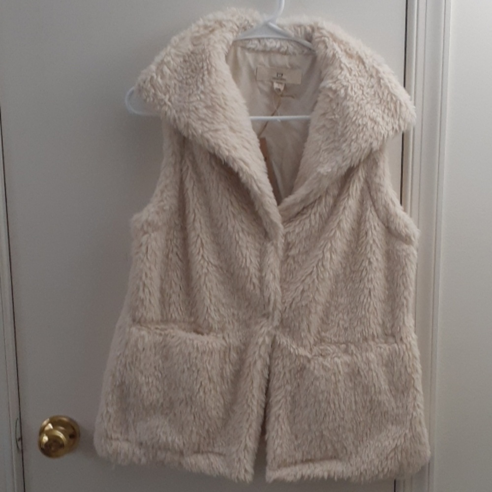 Thread & Supply  soft faux fur vest M